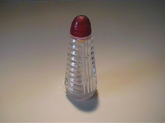 VINTAGE 1930'S DEPRESSION GLASS SINGLE CRYSTAL SHAKER WITH RED CELLULOID LID