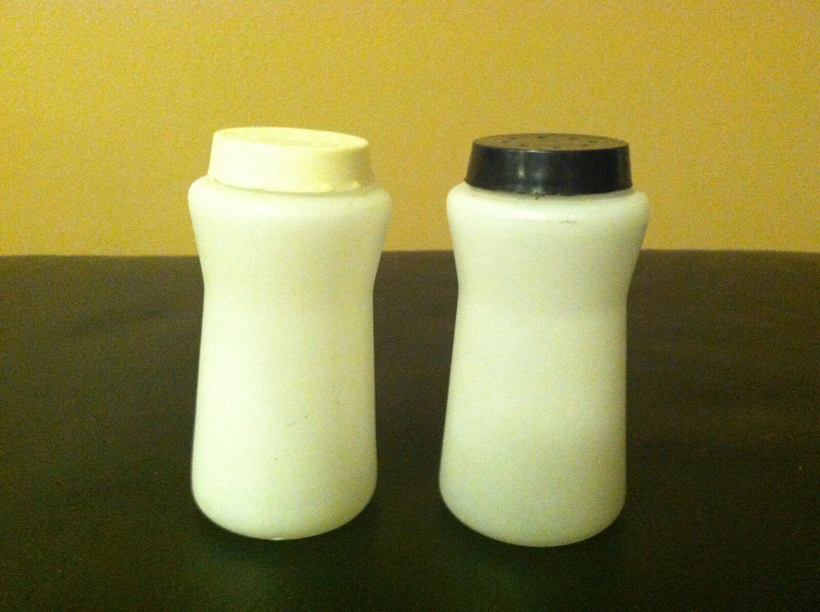 Vintage Retro Rare Durkee Frosted Glass Salt And Pepper Shakers Free Shipping