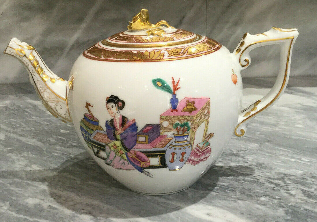 HEREND MING DYNASTY PATTERN TEAPOT,GOLDEN ROSE LID END,BRAND NEW BOXED